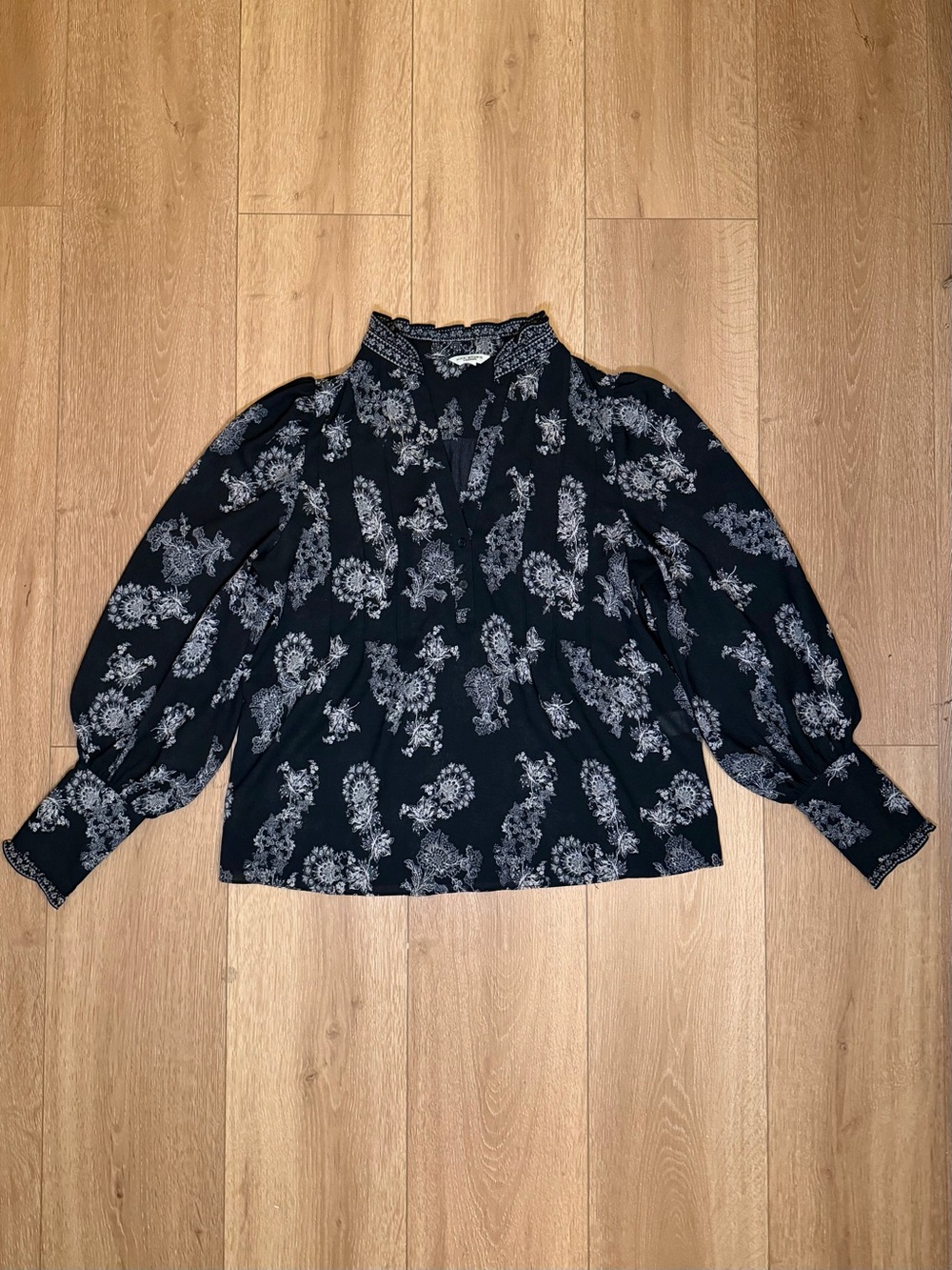 Max Studio London Black Floral Romantic Puff Sleeve Statement Cuff Blouse